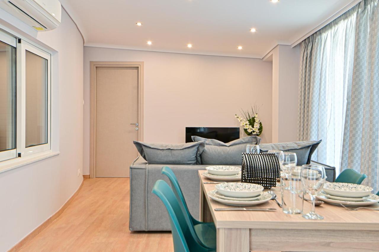 Charming Apartment With A Sea View Terrace Pireu Exterior foto